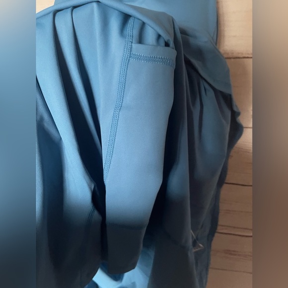 Halara Everyday Cloudful Air Backless 2-in-1 Cool Touch Adjustable Straps - Picture 7 of 8